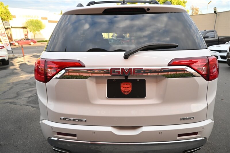 2017 Gmc Acadia Denali photo 5
