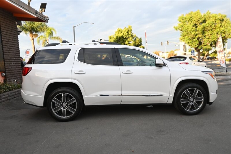 2017 Gmc Acadia Denali photo 10