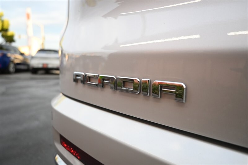 2017 Gmc Acadia Denali photo 8