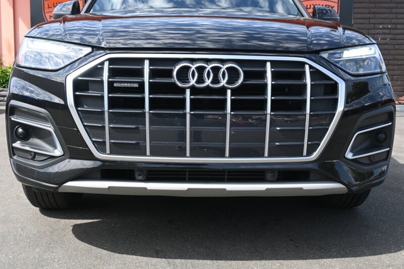 2022 Audi Q5 Premium 40 TFSI photo 2