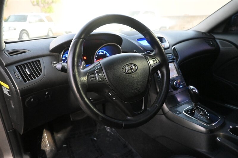 2012 Hyundai Genesis Coupe 3.8 Grand Touring photo 25