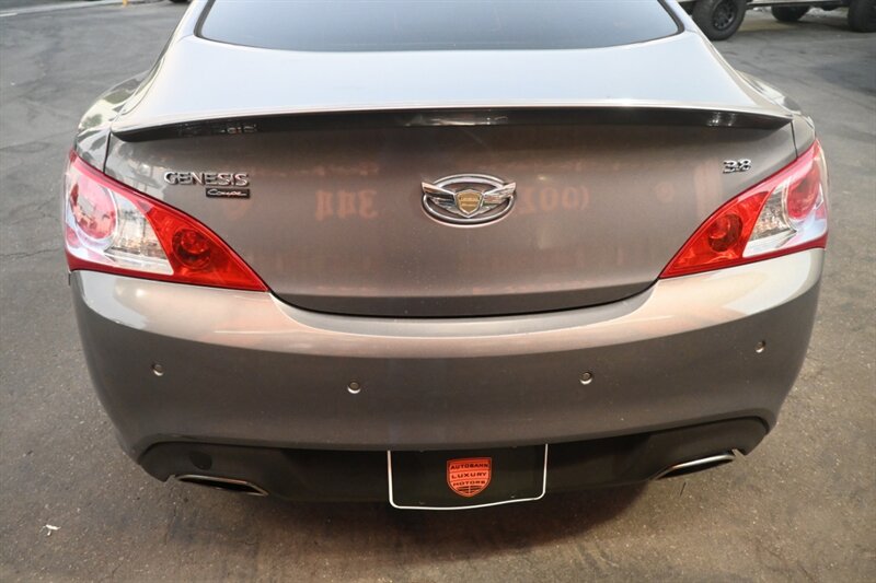 2012 Hyundai Genesis Coupe 3.8 Grand Touring photo 10