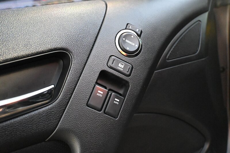 2012 Hyundai Genesis Coupe 3.8 Grand Touring photo 19