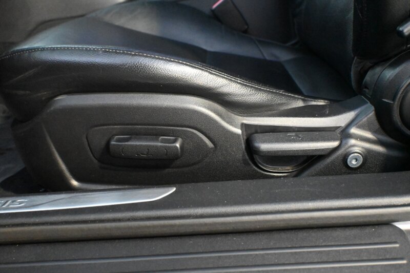 2012 Hyundai Genesis Coupe 3.8 Grand Touring photo 20