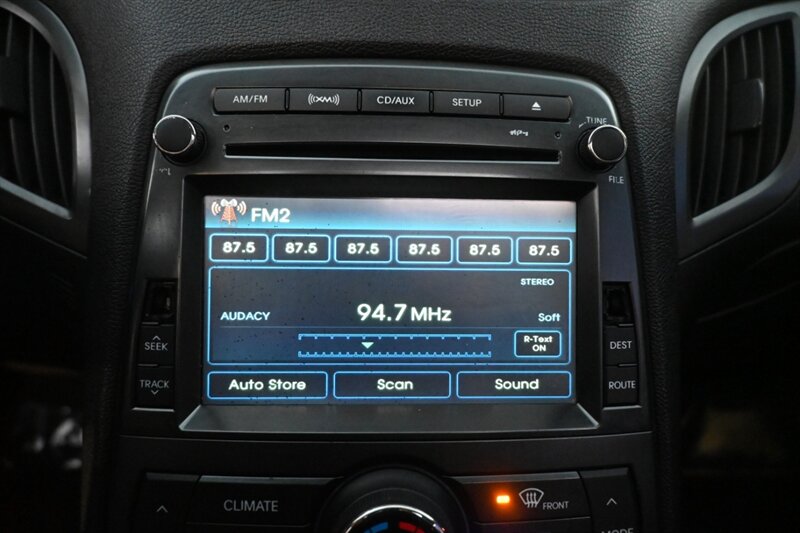2012 Hyundai Genesis Coupe 3.8 Grand Touring photo 35