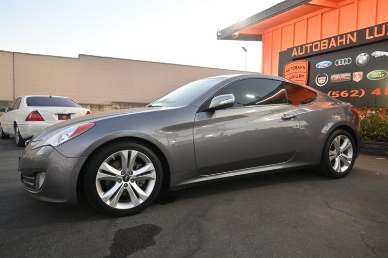 2012 Hyundai Genesis Coupe 3.8 Grand Touring photo 6