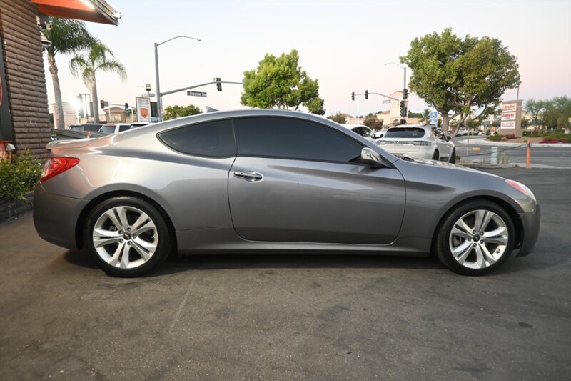 2012 Hyundai Genesis Coupe 3.8 Grand Touring photo 13
