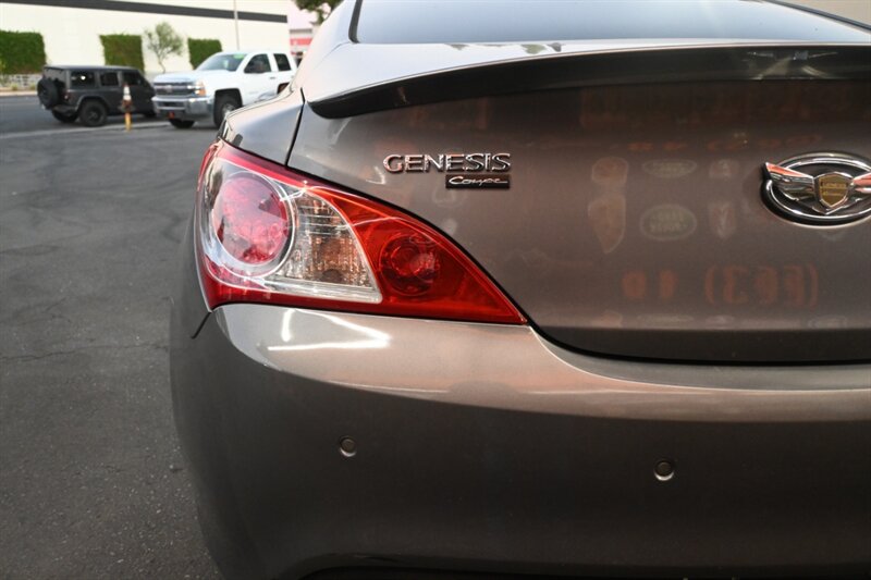 2012 Hyundai Genesis Coupe 3.8 Grand Touring photo 9