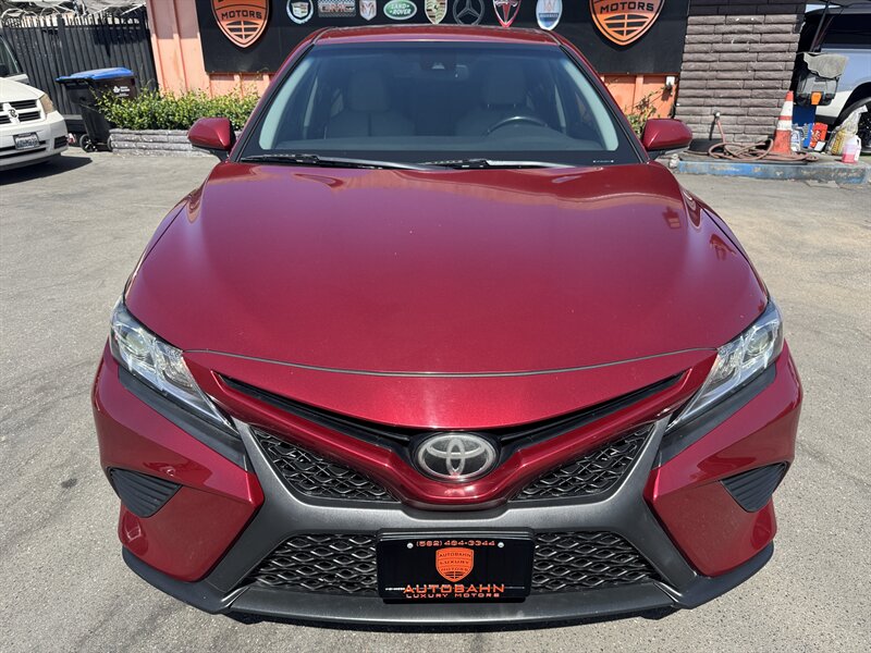 2018 Toyota Camry SE - Photo 2 - Norwalk, CA 90650-2241