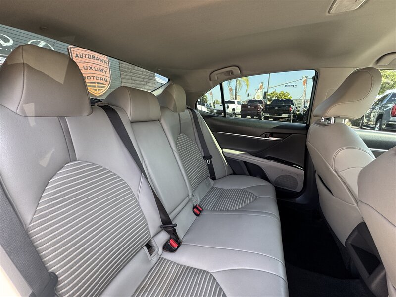 2018 Toyota Camry SE - Photo 38 - Norwalk, CA 90650-2241