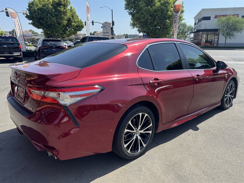 2018 Toyota Camry SE - Photo 16 - Norwalk, CA 90650-2241