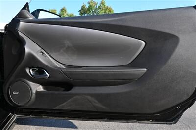2011 Chevrolet Camaro SS   - Photo 44 - Norwalk, CA 90650-2241