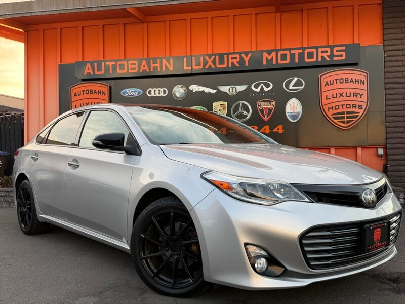 2013 Toyota Avalon Limited's photo