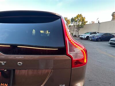 2010 Volvo XC60 T6   - Photo 13 - Norwalk, CA 90650-2241