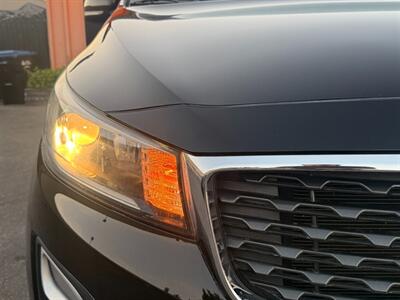 2020 Kia Sedona LX - Photo 4 - Norwalk, CA 90650-2241