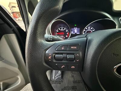 2020 Kia Sedona LX - Photo 22 - Norwalk, CA 90650-2241