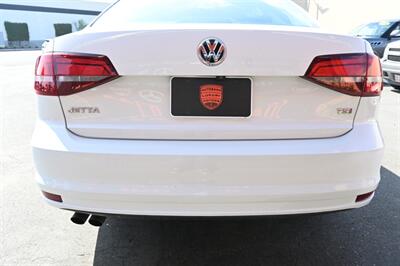 2017 Volkswagen Jetta 1.4T S   - Photo 11 - Norwalk, CA 90650-2241