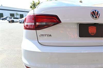 2017 Volkswagen Jetta 1.4T S   - Photo 10 - Norwalk, CA 90650-2241