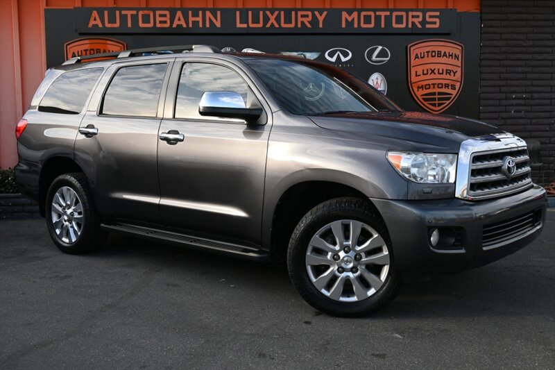 2013 Toyota Sequoia Platinum's photo