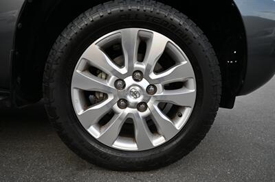 2013 Toyota Sequoia Platinum   - Photo 15 - Norwalk, CA 90650-2241