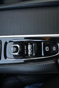 2020 Volvo XC90 T5 Momentum   - Photo 41 - Norwalk, CA 90650-2241
