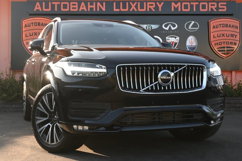 2020 Volvo XC90 T5 Momentum  
