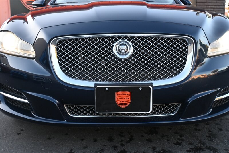2011 Jaguar XJ photo 4