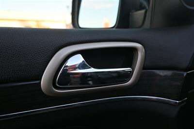 2014 Jeep Grand Cherokee Overland   - Photo 18 - Norwalk, CA 90650-2241