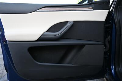 2022 Tesla Model X   - Photo 37 - Norwalk, CA 90650-2241