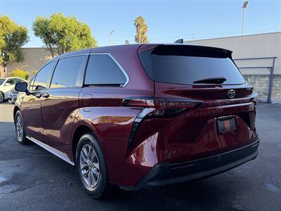 2022 Toyota Sienna XLE 7-Passenger - Photo 9 - Norwalk, CA 90650-2241