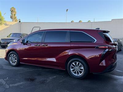 2022 Toyota Sienna XLE 7-Passenger - Photo 8 - Norwalk, CA 90650-2241