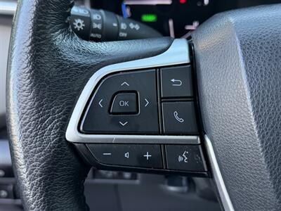 2022 Toyota Sienna XLE 7-Passenger - Photo 26 - Norwalk, CA 90650-2241