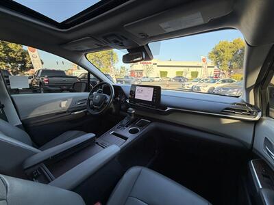 2022 Toyota Sienna XLE 7-Passenger - Photo 38 - Norwalk, CA 90650-2241