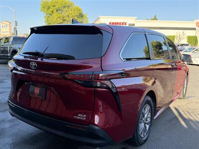2022 Toyota Sienna XLE 7-Passenger - Photo 13 - Norwalk, CA 90650-2241