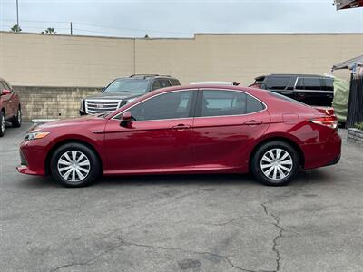 2020 Toyota Camry Hybrid LE   - Photo 7 - Norwalk, CA 90650-2241