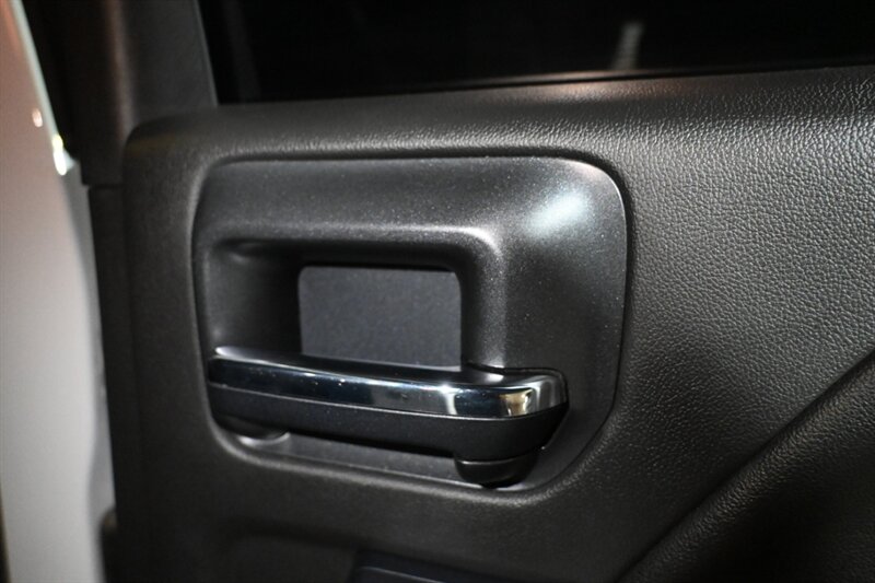 2016 Chevrolet Silverado 1500 LT photo 40