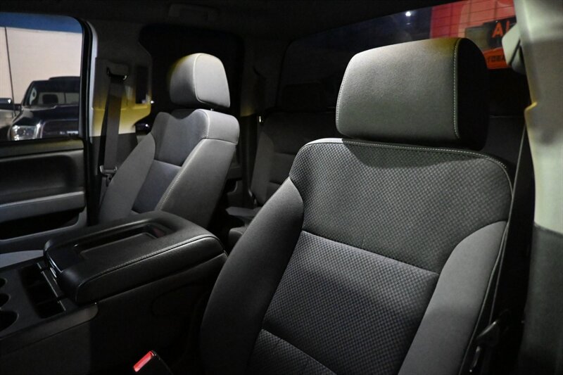 2016 Chevrolet Silverado 1500 LT photo 17