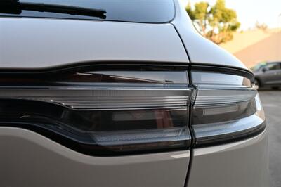 2020 Porsche Macan GTS   - Photo 21 - Norwalk, CA 90650-2241