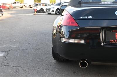 2004 Nissan 350Z Touring   - Photo 9 - Norwalk, CA 90650-2241