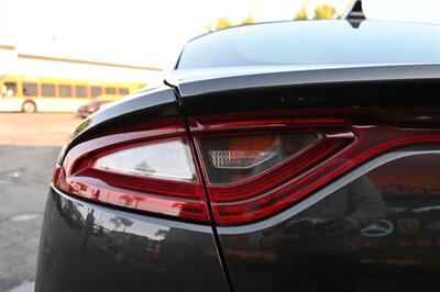 2019 Kia Stinger GT   - Photo 15 - Norwalk, CA 90650-2241