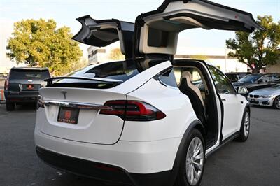 2018 Tesla Model X 75D   - Photo 41 - Norwalk, CA 90650-2241