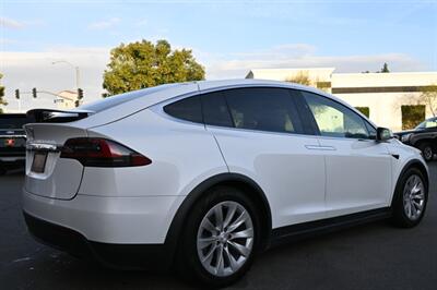 2018 Tesla Model X 75D   - Photo 29 - Norwalk, CA 90650-2241