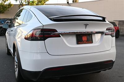 2018 Tesla Model X 75D   - Photo 19 - Norwalk, CA 90650-2241