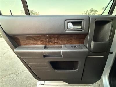 2019 Ford Flex Limited - Photo 28 - Norwalk, CA 90650-2241