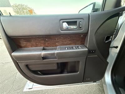 2019 Ford Flex Limited - Photo 18 - Norwalk, CA 90650-2241