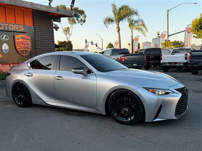 2022 Lexus IS 300 - Photo 19 - Norwalk, CA 90650-2241