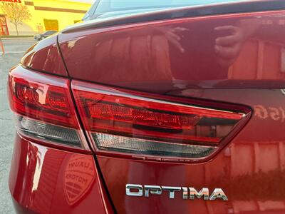 2018 Kia Optima SX Turbo - Photo 11 - Norwalk, CA 90650-2241