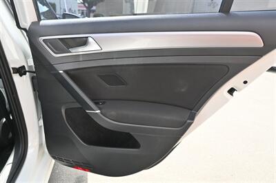 2016 Volkswagen e-Golf SE   - Photo 42 - Norwalk, CA 90650-2241