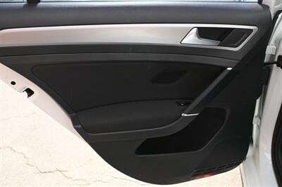 2016 Volkswagen e-Golf SE   - Photo 35 - Norwalk, CA 90650-2241