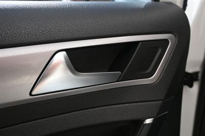 2016 Volkswagen e-Golf SE   - Photo 36 - Norwalk, CA 90650-2241